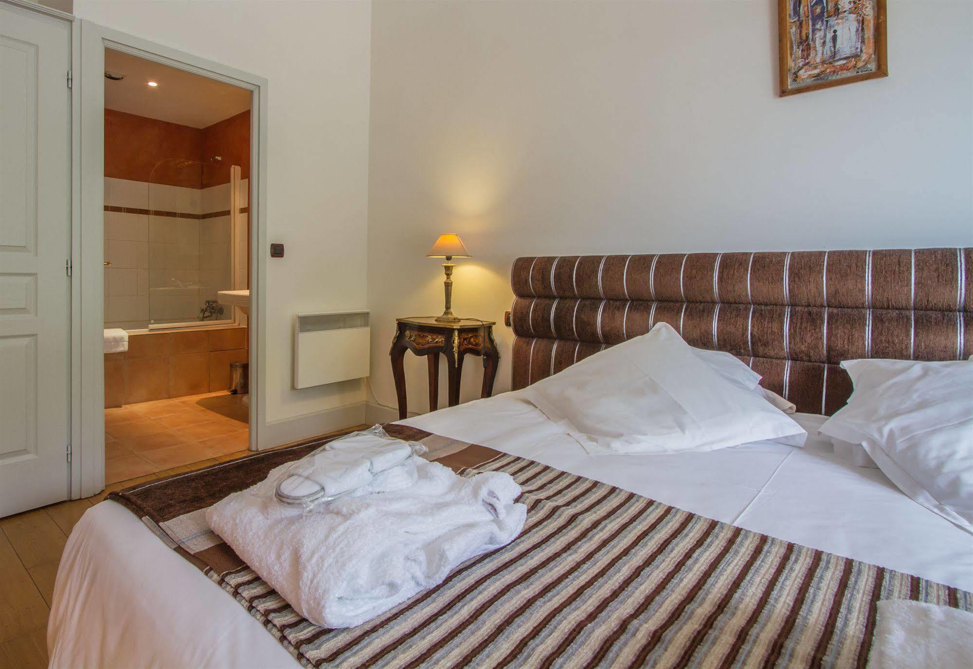 Le Pavillon Du Chateau, Hotel & Spa Ровел Екстериор снимка